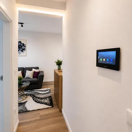 Urban Nest 아파트 투즐라